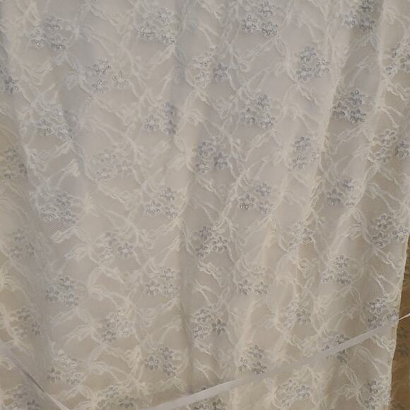 Bundle of Joy Lace Overlay Top, L - Picture 6 of 7